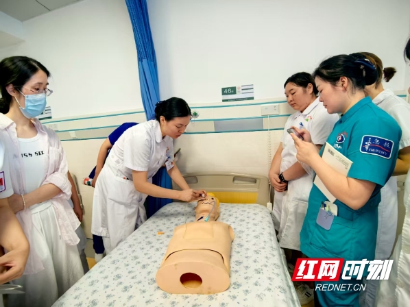 医疗服务提升年丨永州职院附属医院举办疼痛与管道护理专项小组联合活动